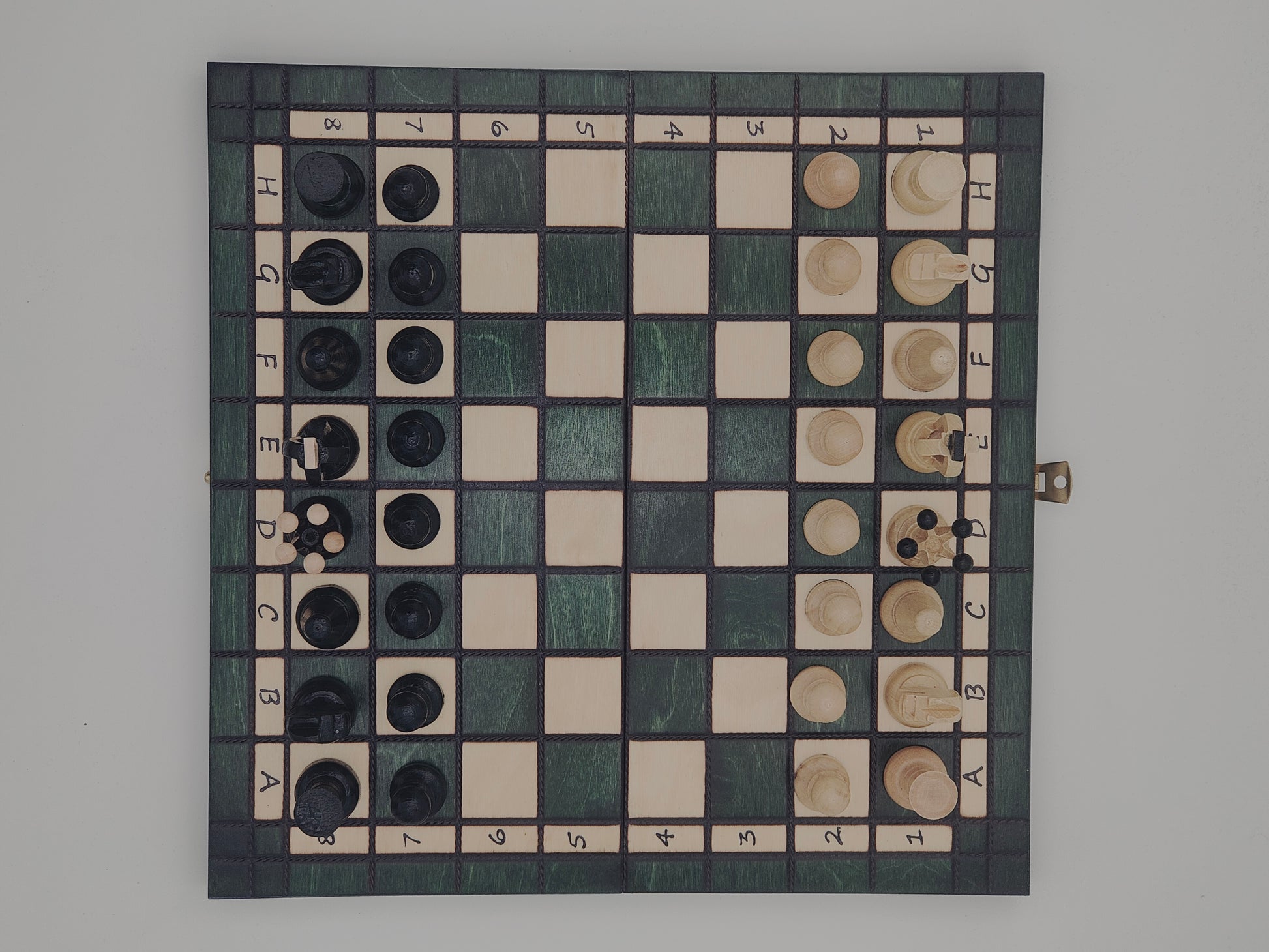 jeu d’échecs Touriste en bois pliable format voyage, stratégie et cadeau élégant