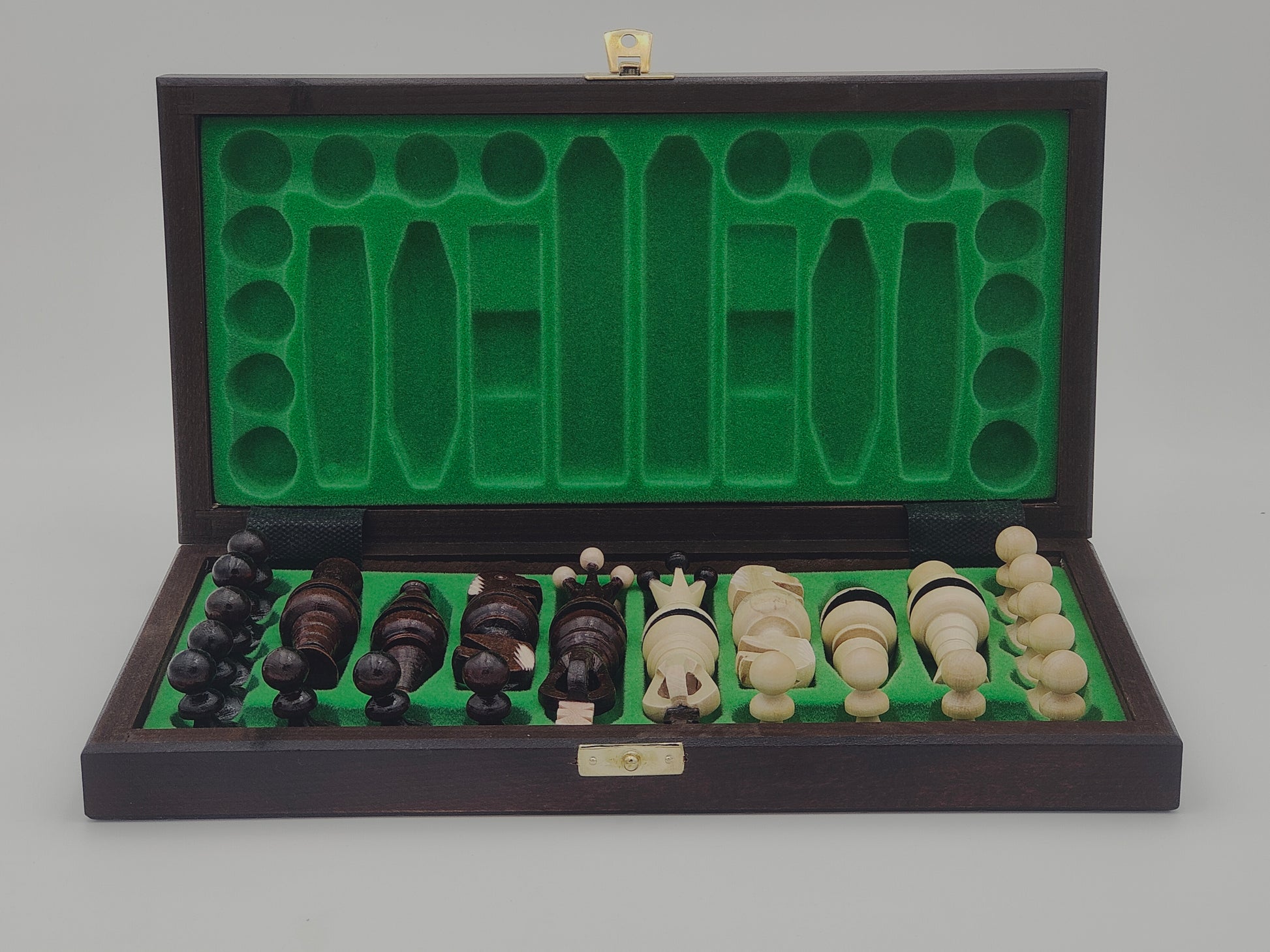jeu d’échecs Touriste en bois pliable format voyage, stratégie et cadeau élégant