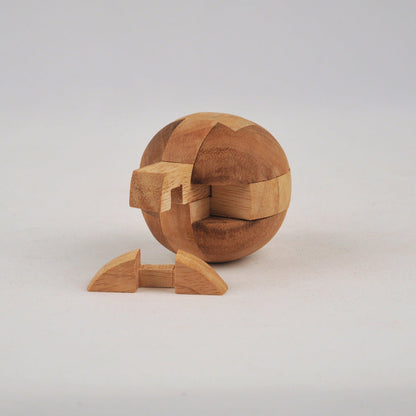 casse-tête ballon de foot en bois niveau 3, objet déco et cadeau pour amateur de sport